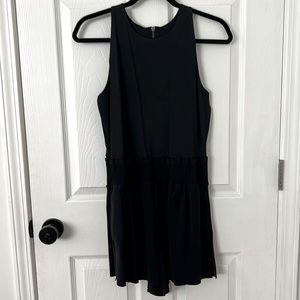 Athleta comic flutter romper medium